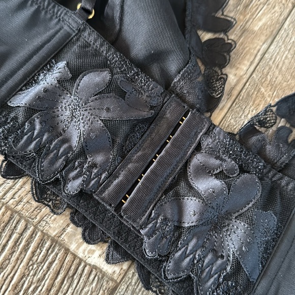 Victoria’s Secret bralette/ brassiere, X-Large - Picture 6 of 10